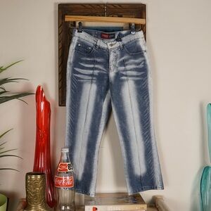 Y2k Younique exaggerated fading cropped capri jeans